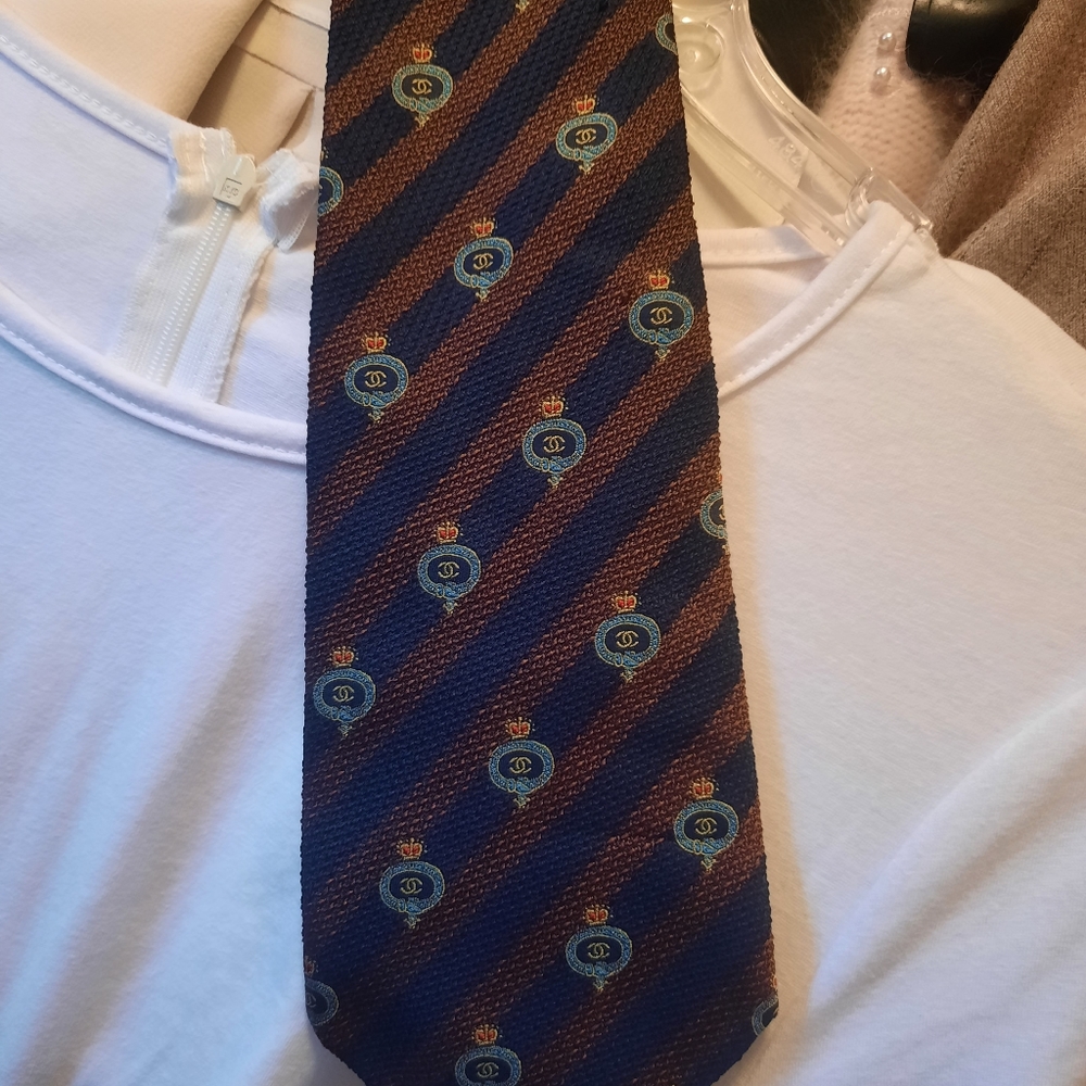 Chanel tie
